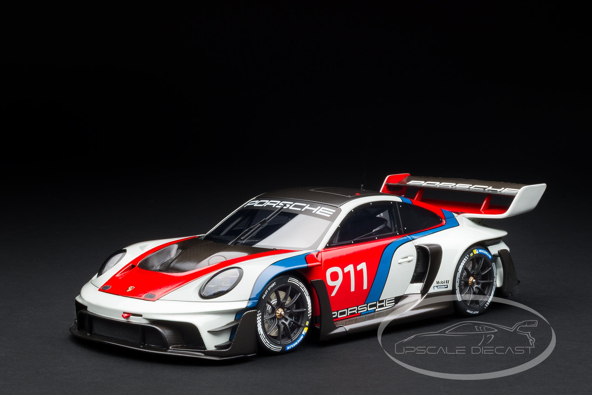 GT-Spirit 1:18 Porsche 911 (992) GT3 R Rennsport #911 – Upscale