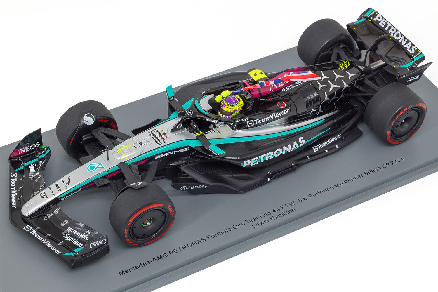 Spark 1:18 Mercedes AMG Formula One #44 Hamilton image 4