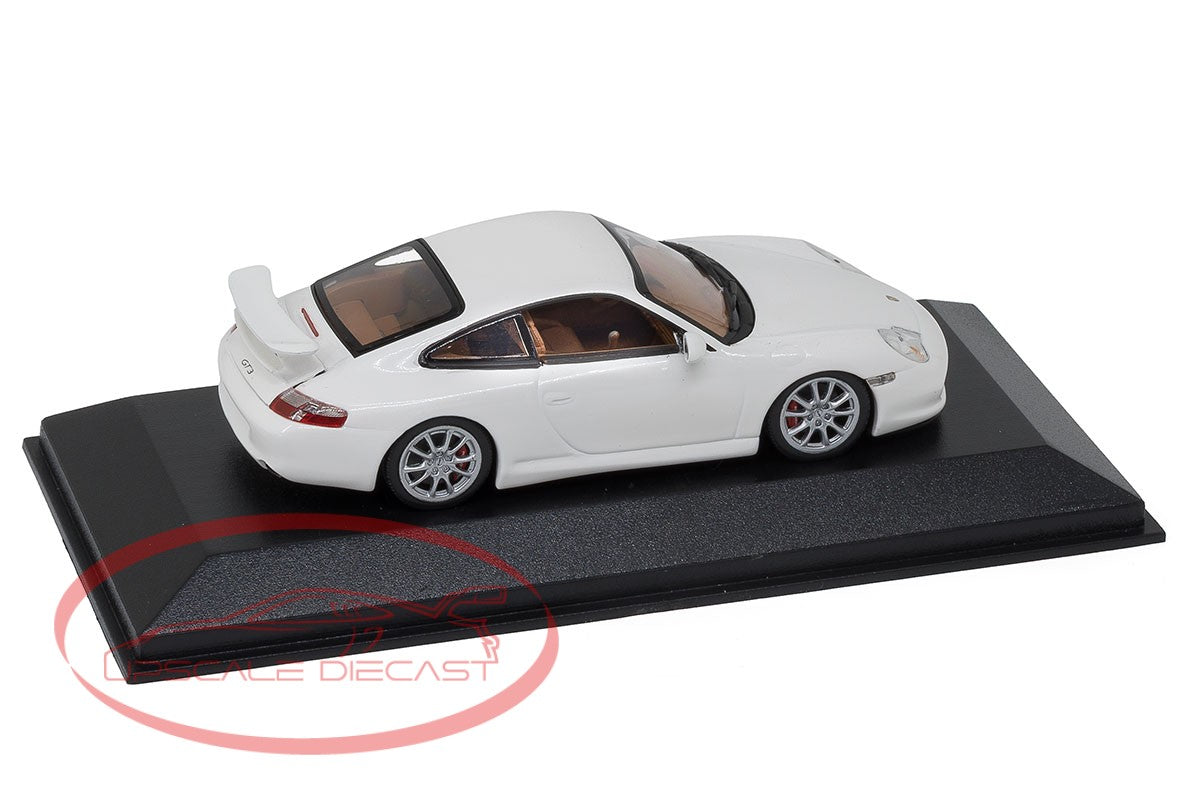 Minichamps 1:43 White Porsche 911 GT3 996 image 1