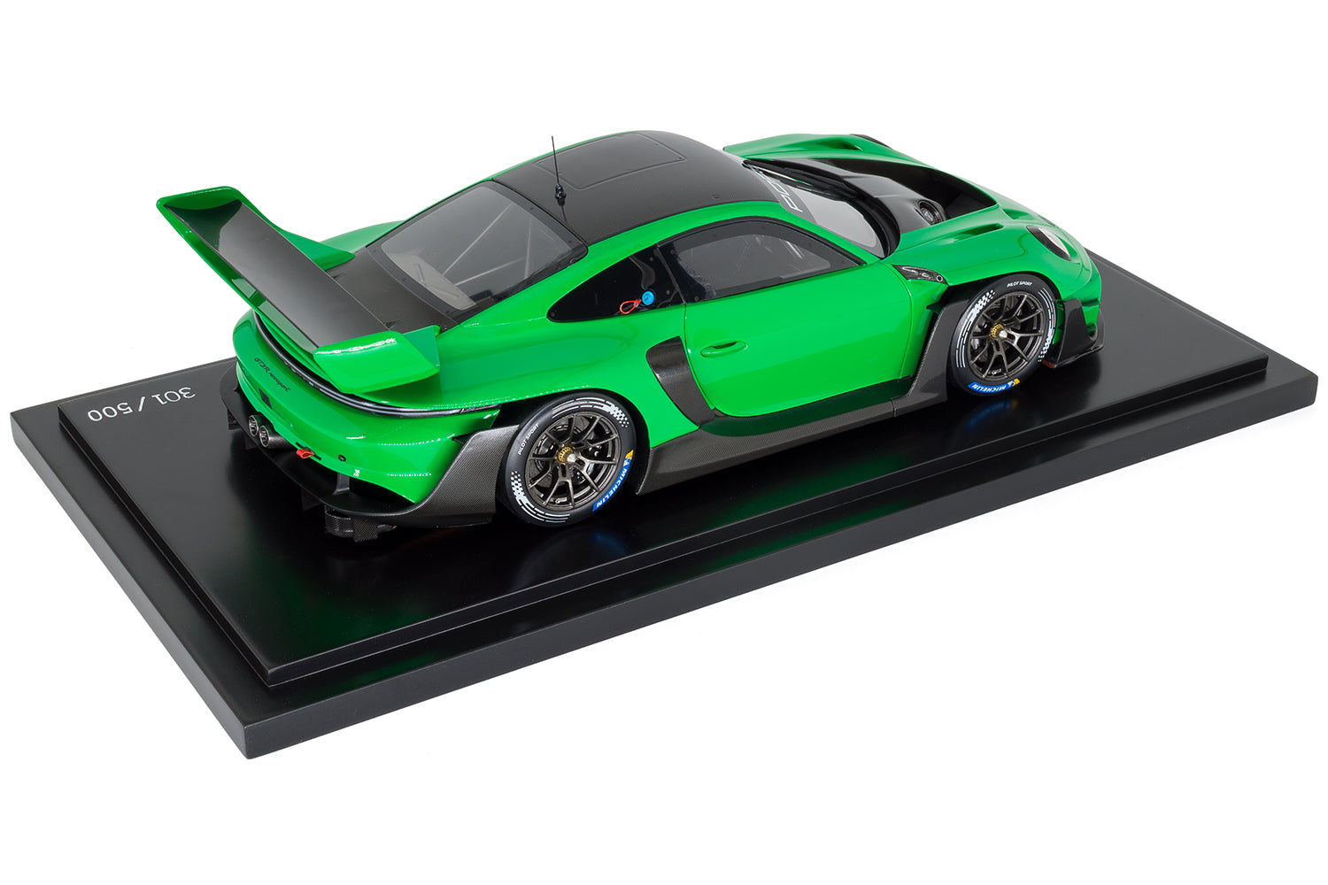 Spark 1:18 Porsche GT3 R Rennsport Viper Green – Dealer Exclusive image 1