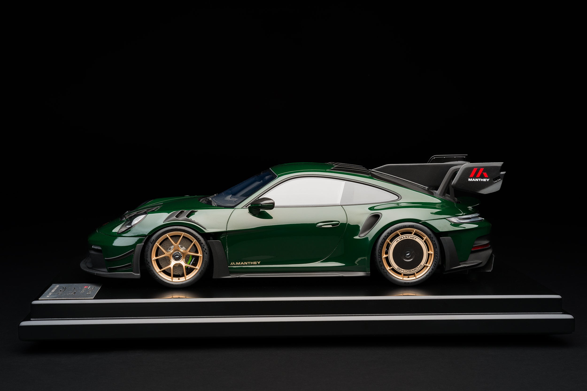 Spark 1:12 Porsche 911 GT3 RS 992 Manthey Kit Brewster Green