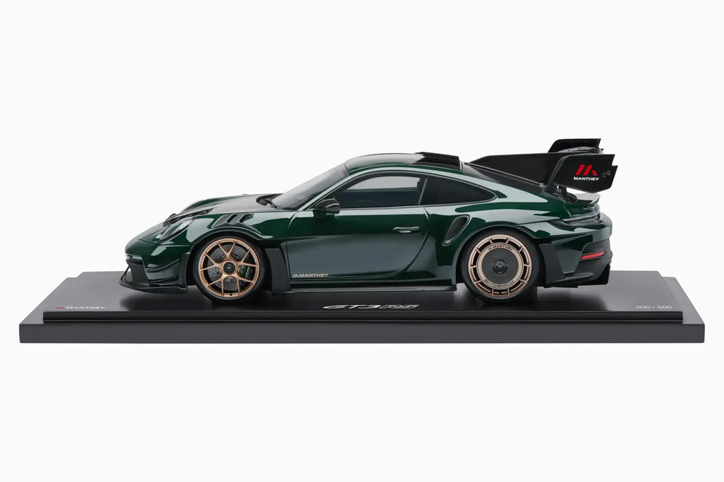 Spark 1:18 Porsche 911 992 GT3 RS Manthey Brewster Green