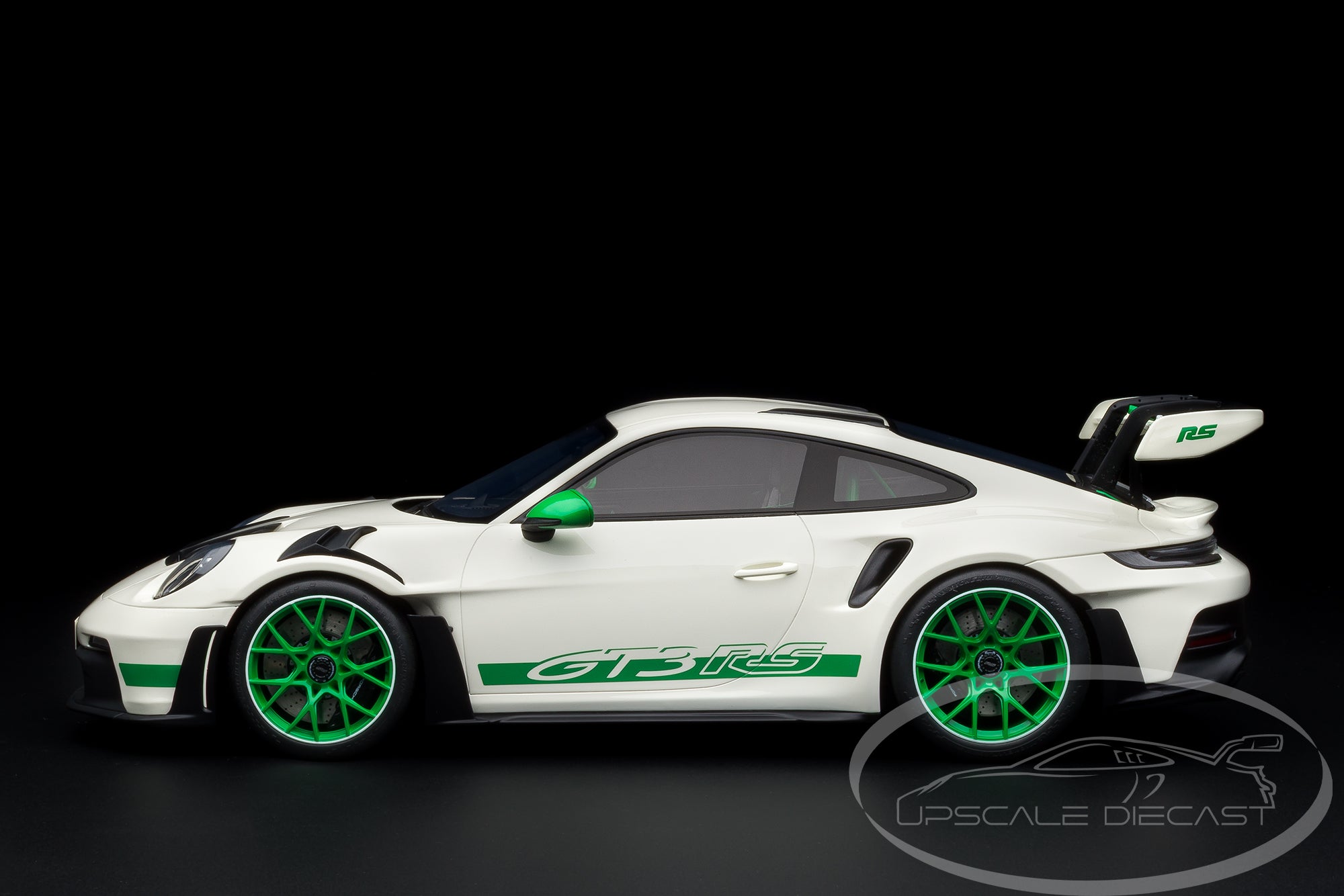 GT Spirit 1:12 Porsche 992 GT3 RS Tribute White / Green Limited to 300