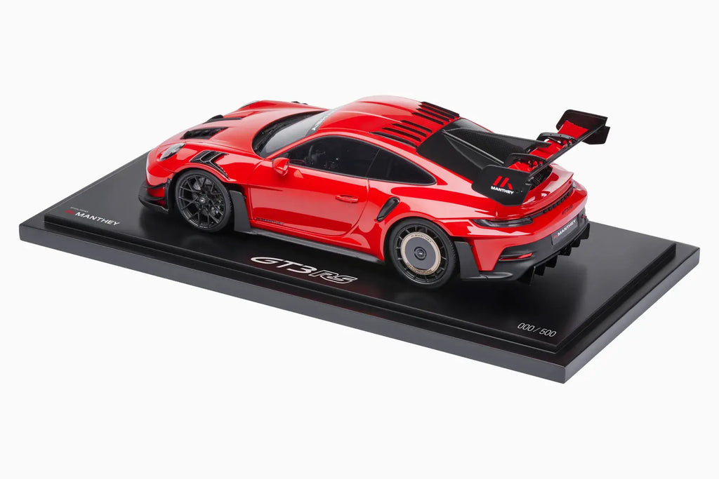 Spark 1:18 Porsche 911 992 GT3 RS Manthey Guards Red
