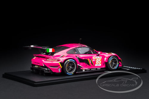 IXO 1:18 Porsche 911 RSR No.85 Iron Dames 24h Le Mans 2023 Bovy Gatting Frey