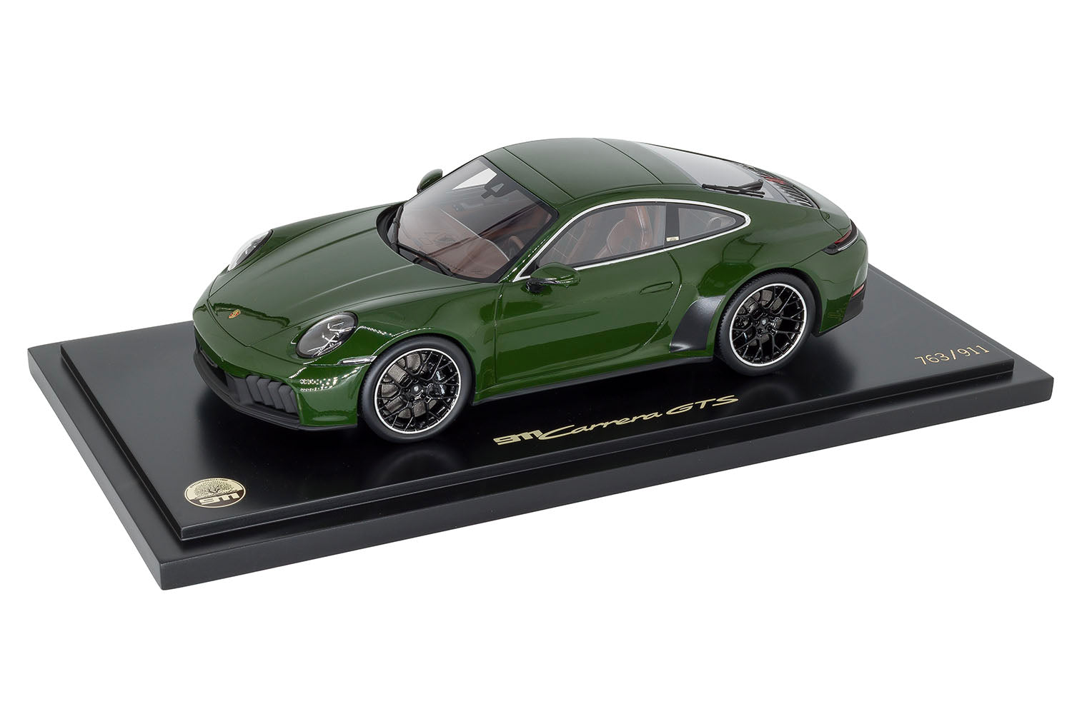 Spark 1:18 Porsche 911 GTS Cuarenta Edition (992) Scale Model