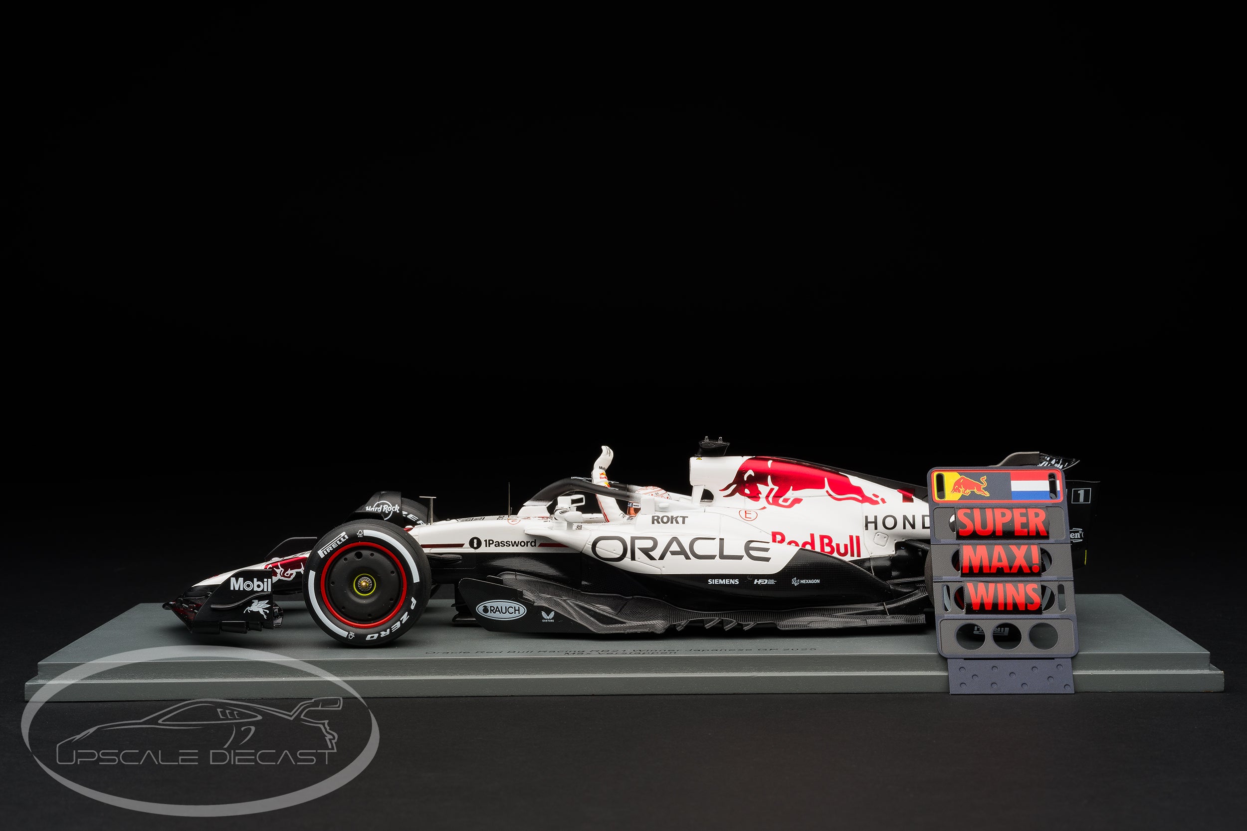 Spark 1:18 Red Bull Racing RB21 Japan GP Winner 2025 Max Verstappen