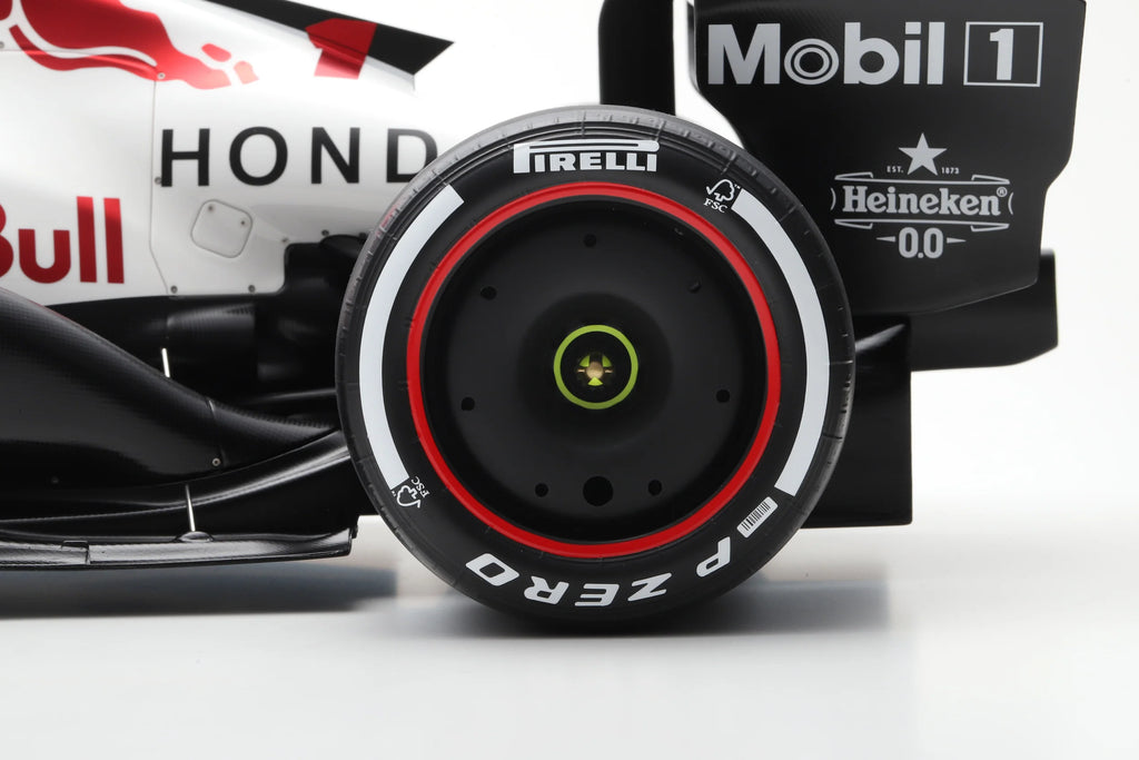 Spark 1:8 Red Bull Racing RB21 Japan GP Winner 2025 Max Verstappen