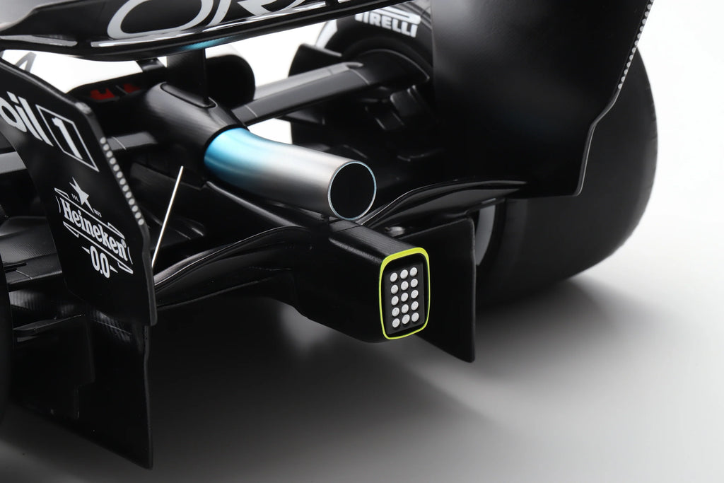 Spark 1:8 Red Bull Racing RB21 Japan GP Winner 2025 Max Verstappen