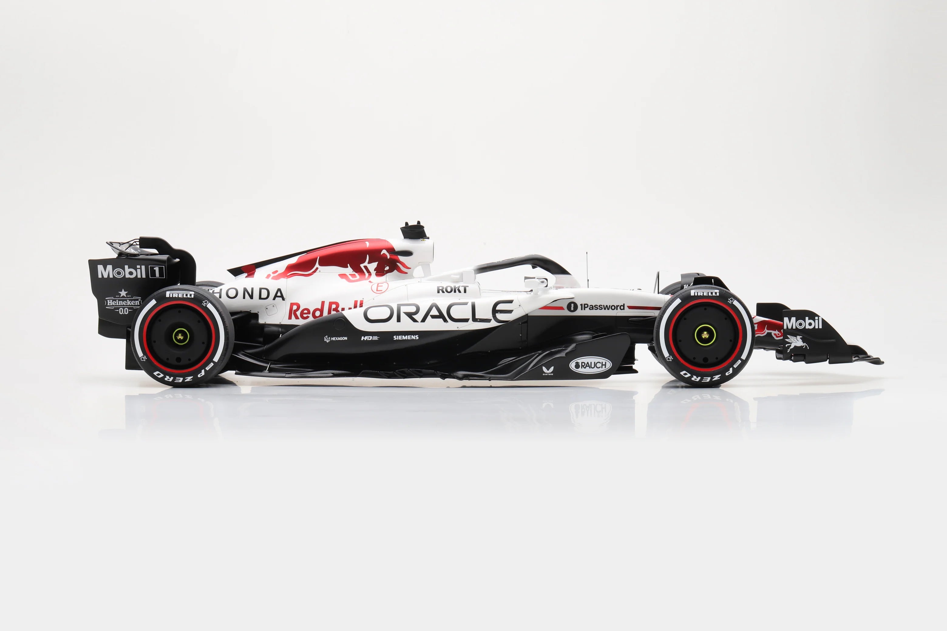 Spark 1:8 Red Bull Racing RB21 Japan GP Winner 2025 Max Verstappen