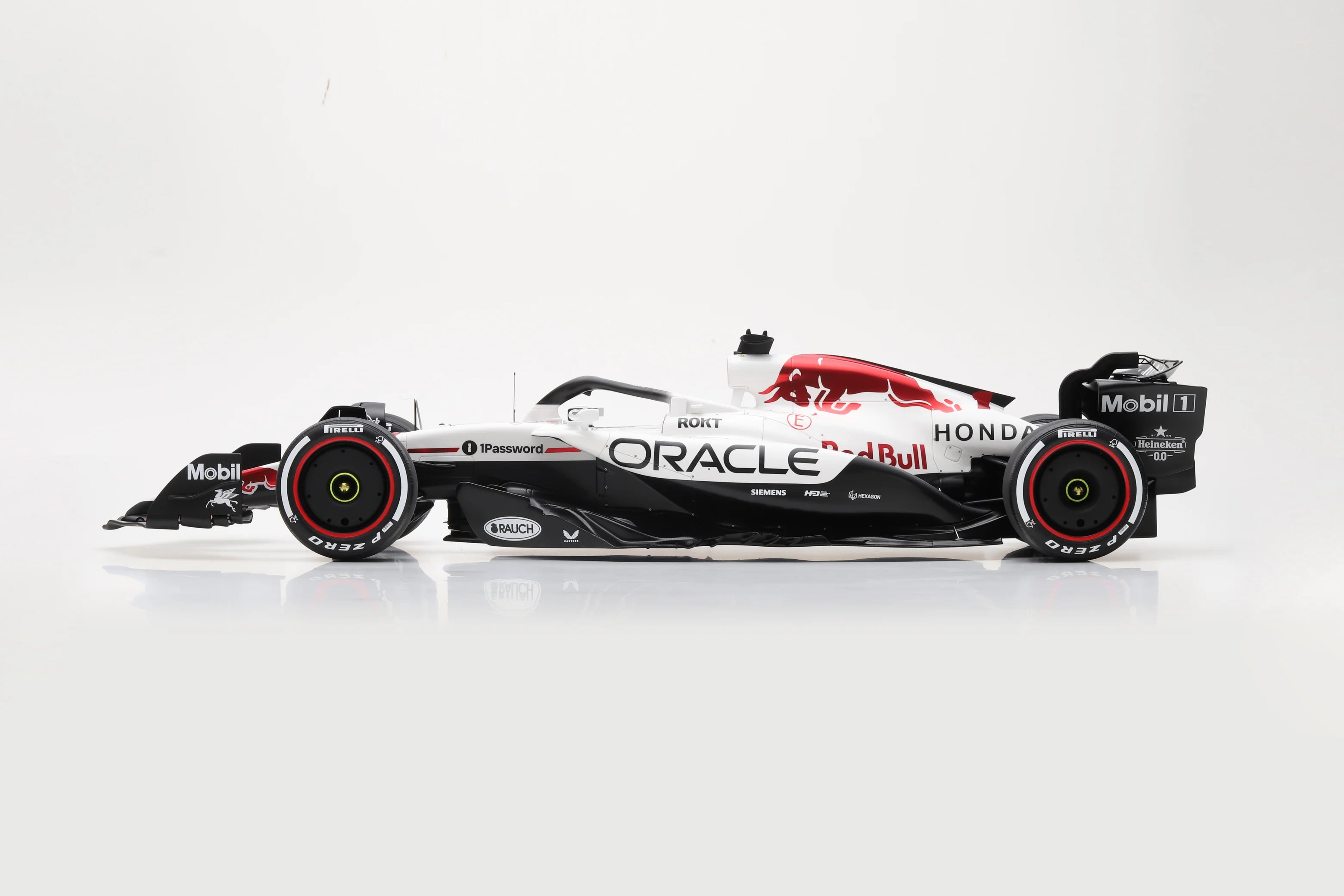 Spark 1:8 Red Bull Racing RB21 Japan GP Winner 2025 Max Verstappen