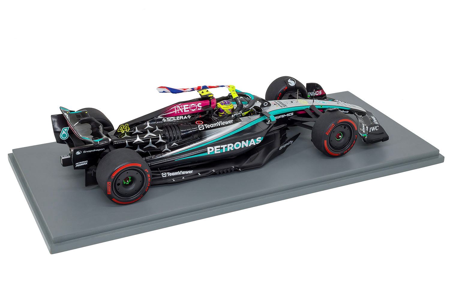 Spark 1:18 Mercedes AMG Formula One #44 Hamilton image 1