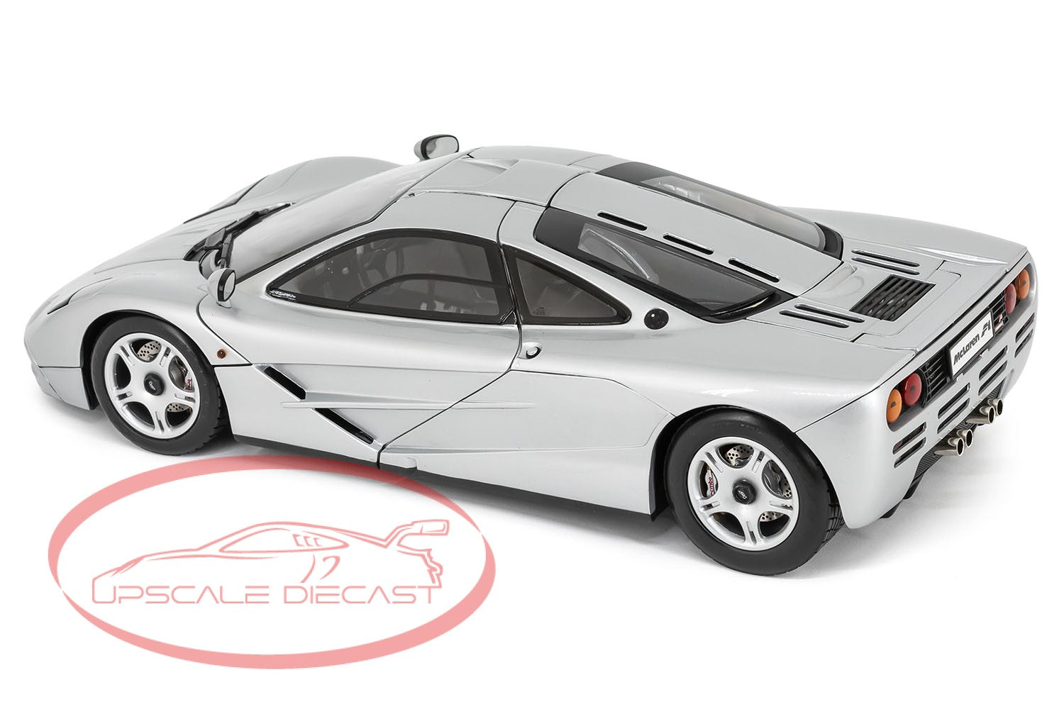 Minichamps 1:12 1994 Silver Mclaren F1 image 2