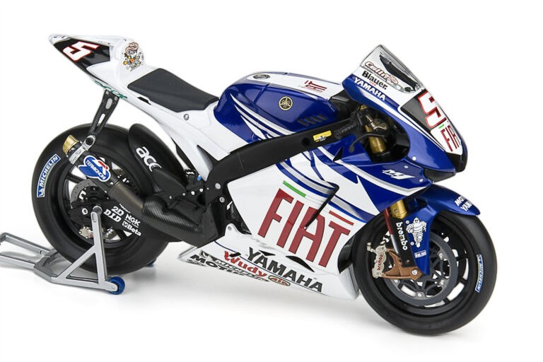 product-YZR_M1_Edwards-1 copy