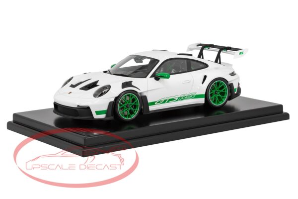 Spark 1:12 White Porsche 992 GT3 RS