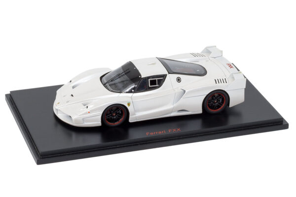 Red Line 1:43 Ferrari Enzo FXX in White