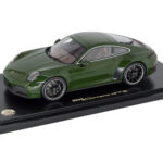Spark 1:18 Porsche 911 Cuarenta Edition (992)
